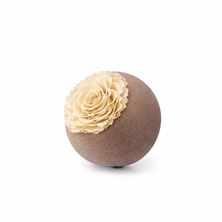 Honey-Colored Scented Wax Moon, Cream-colored Flowers