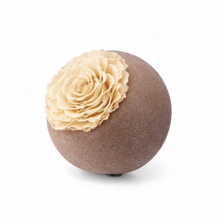 Honey-Colored Scented Wax Moon, Cream-colored Flowers