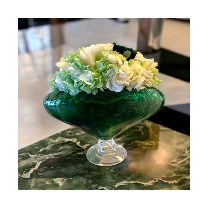 Ellipse Verte - Vintage - Green Glass Vase with green, cream-colored, white flowers