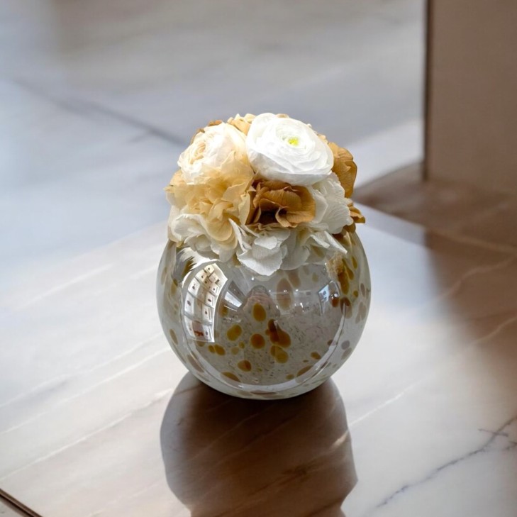 Blooming Jupiter – Decorative Art Glass Piece with cream and white flowers