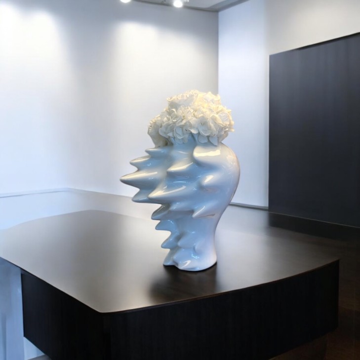 Fast 02 – White Ceramic Vase by Rosenthal with white flowers