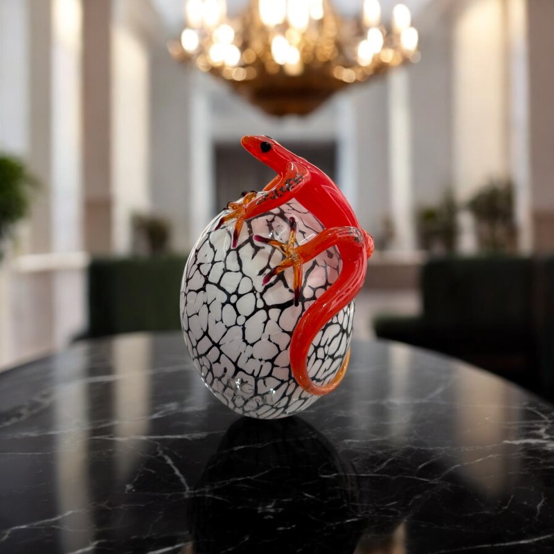 Egg with Gecko - VGNewTrend