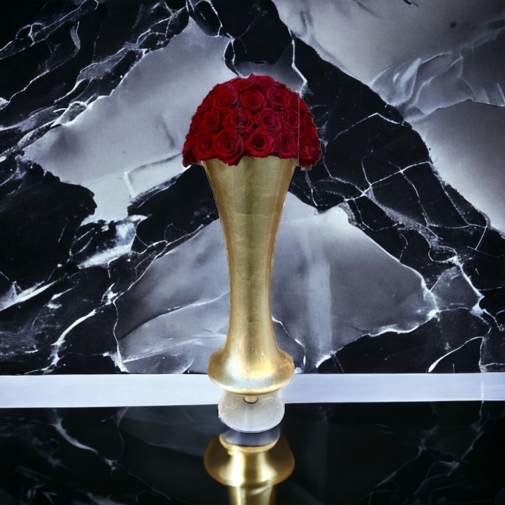 Silvia Vase - VG NewTrend with red roses