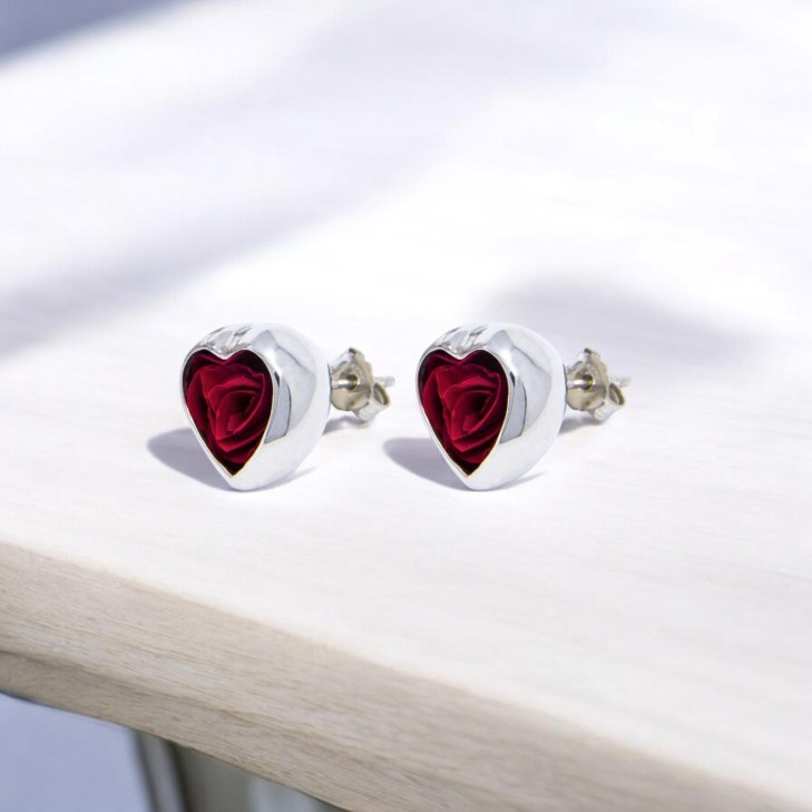Stud earrings - Heart with preserved natural roses