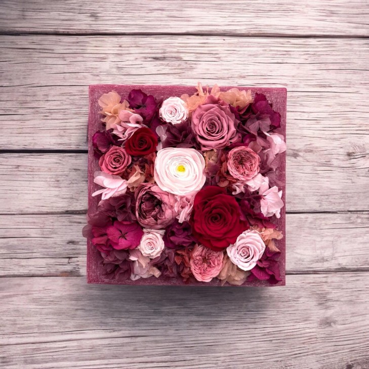 Burgundy-Colored Scented Wax Square Temptation - Burgundy, Pink, White Flowers