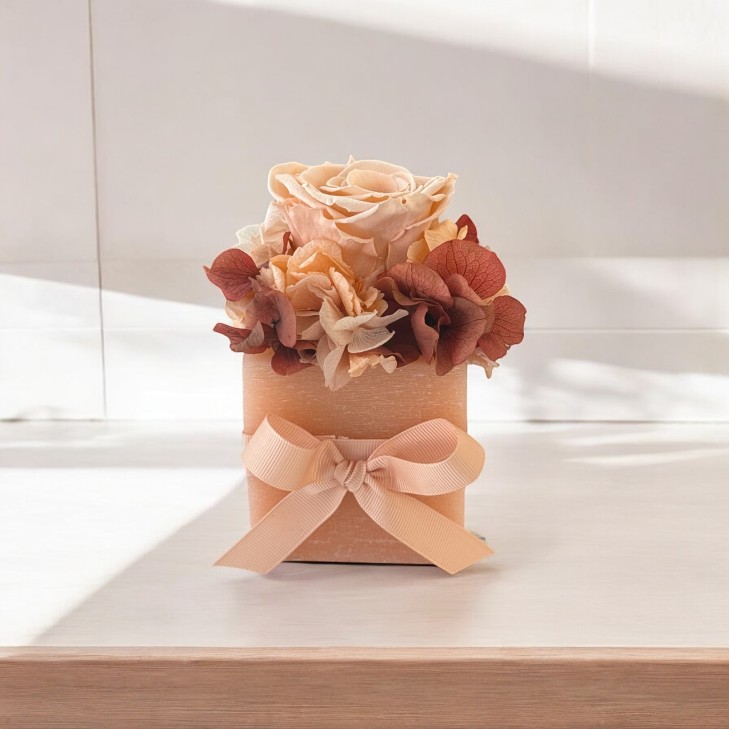Peach-Colored Scented Wax Cube - Peach, White Flowers