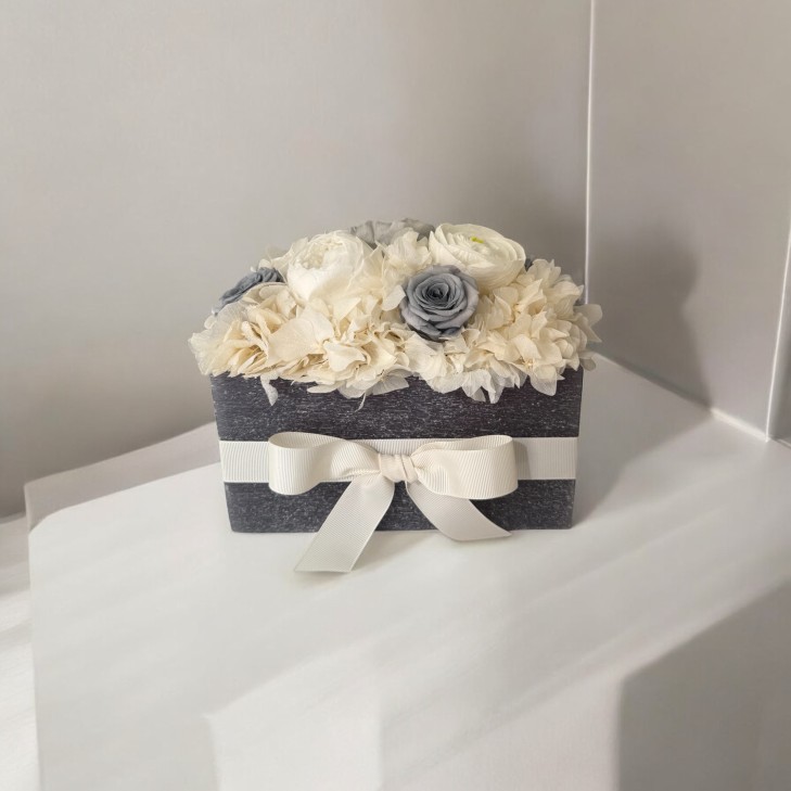 Grey-Colored Scented Wax Rectangle - Grey, White Flowers