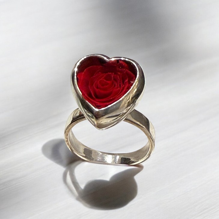 Silver Ring - Heart with preserved natural rose