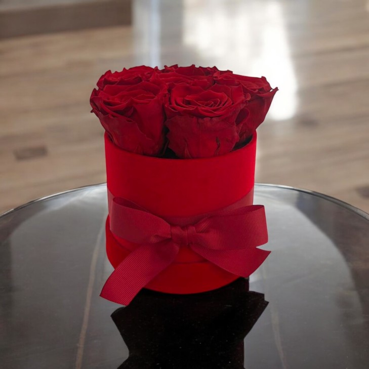 Red/Burgundy Velvet Hatbox with preserved natural red roses