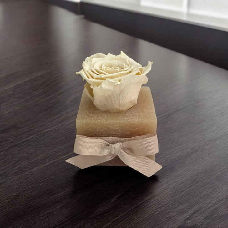 Honey-Colored Scented Wax Uffizi - Cream Flowers