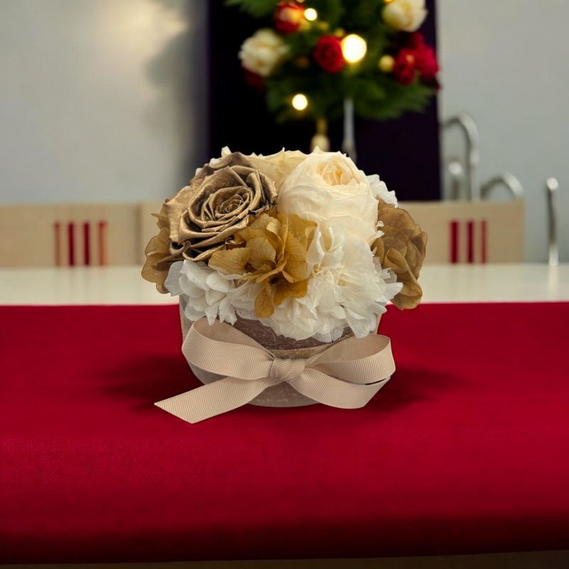 Uffizi Tondo in cera profumata color miele con fiori stabilizzati crema