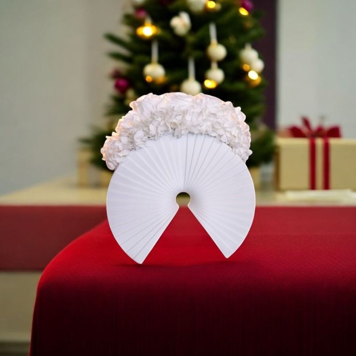 Vaso Rosenthal Arcus ceramica bianca con fiori color bianco