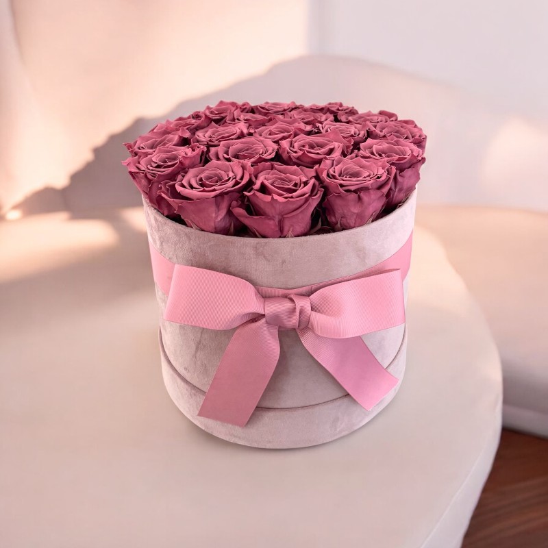 Cappelliera velluto rosa con 19 rose naturali stabilizzate color rosa 05