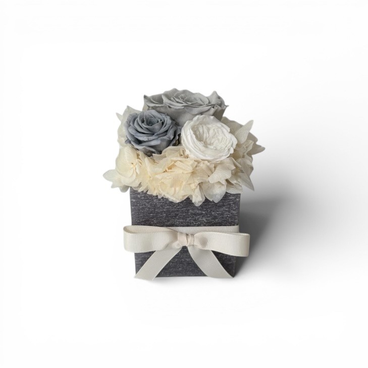 Cubo Cera Profumata Grigio con fiori color bianco e grigio