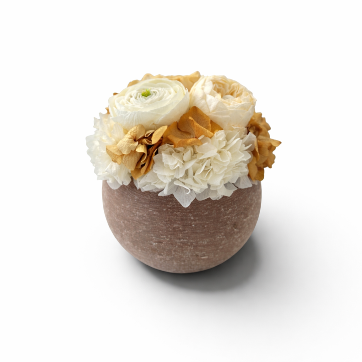 Boule Cera Profumata Miele con fiori color crema e bianco